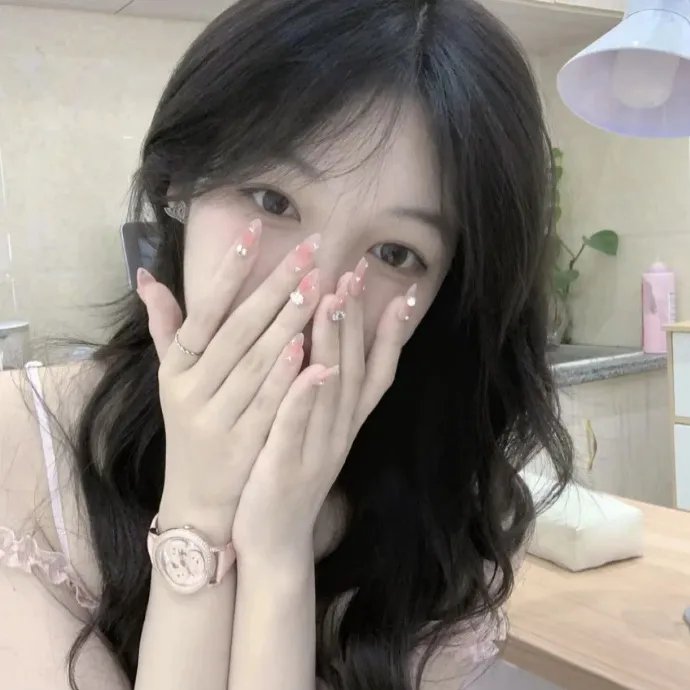 绿杨移作两家春